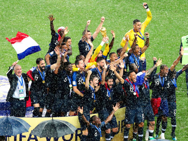 奠定了坚实 奠定了坚实