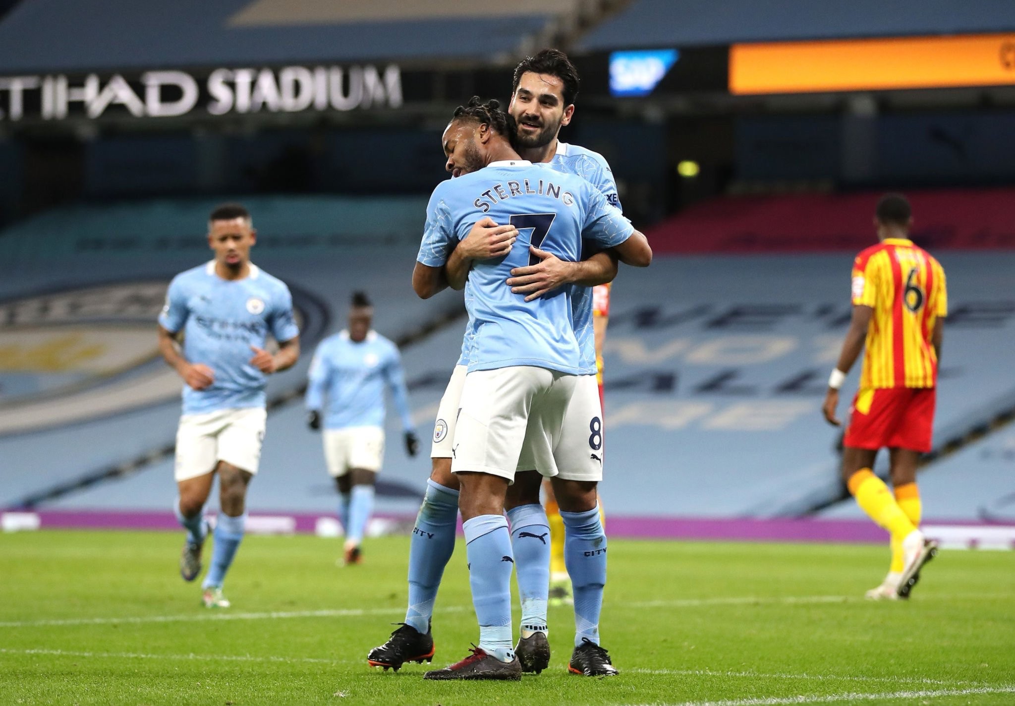 场外的影响 场外的影响